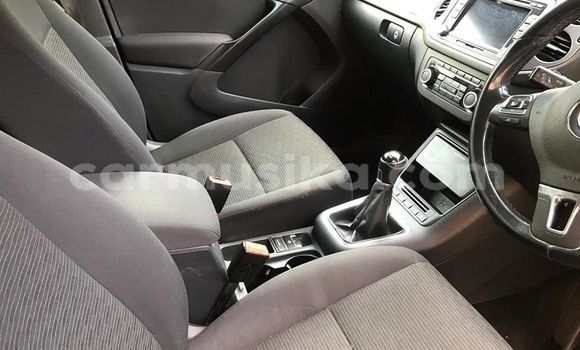 Acheter Occasion Voiture Volkswagen Tiguan Rouge à Beitbridge, Matabeleland South Acheter Occasion Voiture Volkswagen Tiguan Rouge à Beitbridge, Matabeleland South