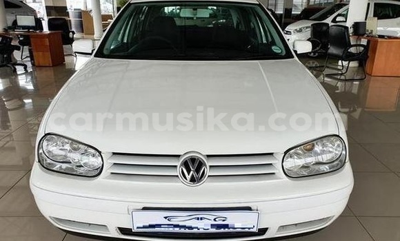 Buy Used Volkswagen Golf White Car in Beitbridge in Matabeleland South Buy Used Volkswagen Golf White Car in Beitbridge in Matabeleland South