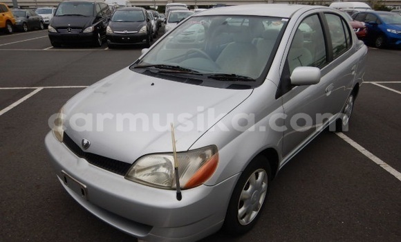 Nunua Ilio tumika Toyota Platz Fedha Gari ndani ya Beitbridge nchini Matabeleland Kusini Nunua Ilio tumika Toyota Platz Fedha Gari ndani ya Beitbridge nchini Matabeleland Kusini