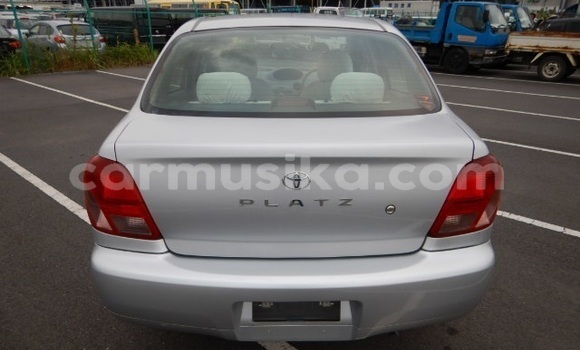 Nunua Ilio tumika Toyota Platz Fedha Gari ndani ya Beitbridge nchini Matabeleland Kusini Nunua Ilio tumika Toyota Platz Fedha Gari ndani ya Beitbridge nchini Matabeleland Kusini