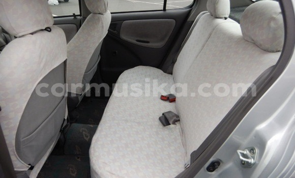 Nunua Ilio tumika Toyota Platz Fedha Gari ndani ya Beitbridge nchini Matabeleland Kusini Nunua Ilio tumika Toyota Platz Fedha Gari ndani ya Beitbridge nchini Matabeleland Kusini