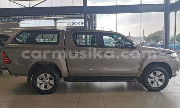 Acheter Occasion Voiture Toyota Hilux Gris à Beitbridge, Matabeleland South Acheter Occasion Voiture Toyota Hilux Gris à Beitbridge, Matabeleland South