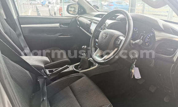 Acheter Occasion Voiture Toyota Hilux Gris à Beitbridge, Matabeleland South Acheter Occasion Voiture Toyota Hilux Gris à Beitbridge, Matabeleland South