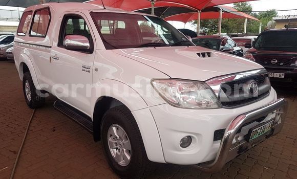 Buy Used Toyota Hilux White Car in Beitbridge in Matabeleland South Buy Used Toyota Hilux White Car in Beitbridge in Matabeleland South