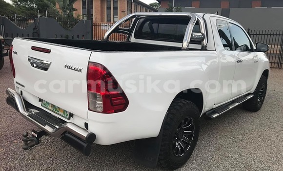 Acheter Occasion Voiture Toyota Hilux Blanc à Beitbridge, Matabeleland South Acheter Occasion Voiture Toyota Hilux Blanc à Beitbridge, Matabeleland South