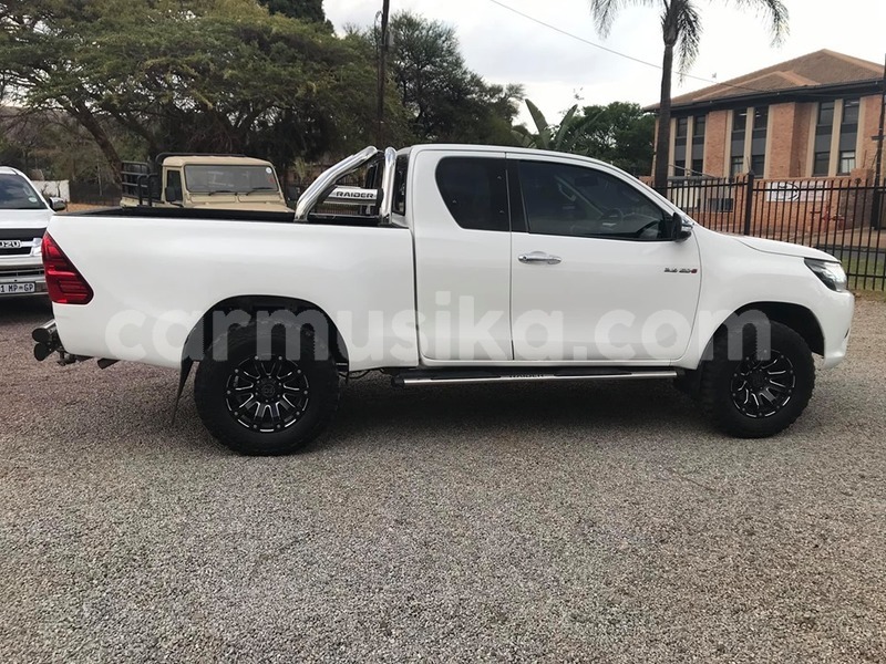 Big with watermark toyota hilux matabeleland south beitbridge 8932