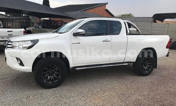 Acheter Occasion Voiture Toyota Hilux Blanc à Beitbridge, Matabeleland South Acheter Occasion Voiture Toyota Hilux Blanc à Beitbridge, Matabeleland South