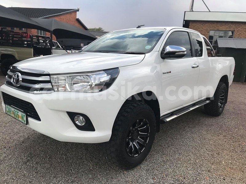 Big with watermark toyota hilux matabeleland south beitbridge 8932