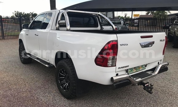 Acheter Occasion Voiture Toyota Hilux Blanc à Beitbridge, Matabeleland South Acheter Occasion Voiture Toyota Hilux Blanc à Beitbridge, Matabeleland South