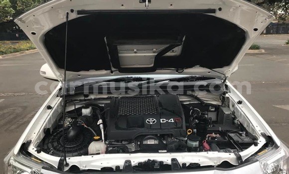 Acheter Occasion Voiture Toyota Fortuner Blanc à Beitbridge, Matabeleland South Acheter Occasion Voiture Toyota Fortuner Blanc à Beitbridge, Matabeleland South