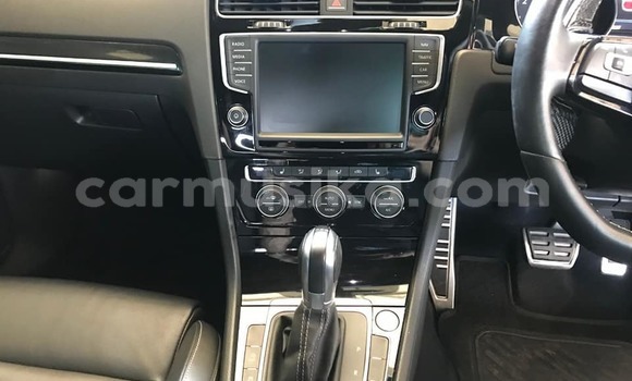 Acheter Occasion Voiture Volkswagen Golf R Blanc à Beitbridge, Matabeleland South Acheter Occasion Voiture Volkswagen Golf R Blanc à Beitbridge, Matabeleland South