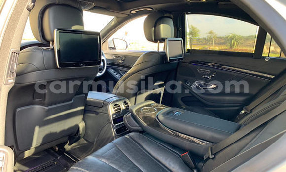 Acheter Occasion Voiture Mercedes‒Benz 250 Gris à Beitbridge, Matabeleland South Acheter Occasion Voiture Mercedes‒Benz 250 Gris à Beitbridge, Matabeleland South