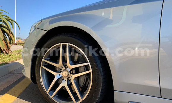 Acheter Occasion Voiture Mercedes‒Benz 250 Gris à Beitbridge, Matabeleland South Acheter Occasion Voiture Mercedes‒Benz 250 Gris à Beitbridge, Matabeleland South