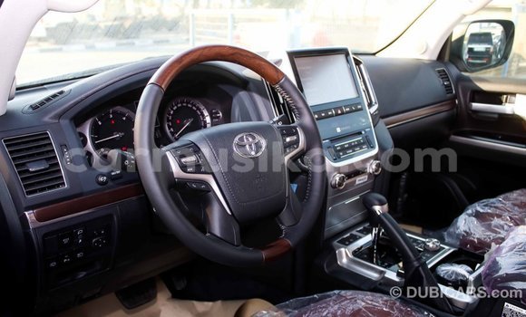 Acheter Import Voiture Toyota Land Cruiser Noir à Import - Dubai, Harare Acheter Import Voiture Toyota Land Cruiser Noir à Import - Dubai, Harare