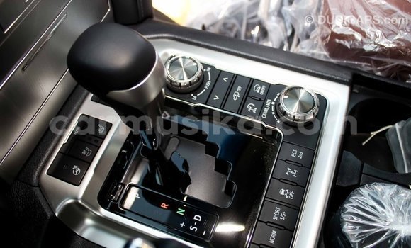 Acheter Import Voiture Toyota Land Cruiser Noir à Import - Dubai, Harare Acheter Import Voiture Toyota Land Cruiser Noir à Import - Dubai, Harare