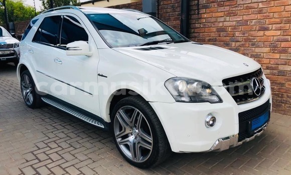 Buy Used Mercedes‒Benz G-klasse AMG 6x6 White Car in Beitbridge in Matabeleland South Buy Used Mercedes‒Benz G-klasse AMG 6x6 White Car in Beitbridge in Matabeleland South