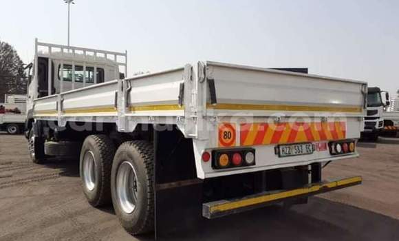 Acheter Occasion Voiture Nissan 350Z Blanc à Beitbridge, Matabeleland South Acheter Occasion Voiture Nissan 350Z Blanc à Beitbridge, Matabeleland South