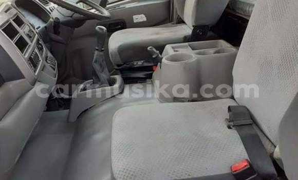 Acheter Occasion Voiture Nissan 350Z Blanc à Beitbridge, Matabeleland South Acheter Occasion Voiture Nissan 350Z Blanc à Beitbridge, Matabeleland South