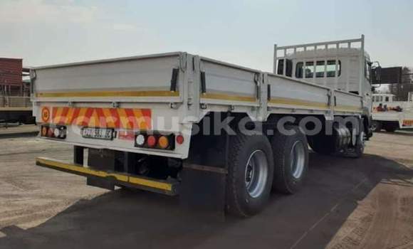 Acheter Occasion Voiture Nissan 350Z Blanc à Beitbridge, Matabeleland South Acheter Occasion Voiture Nissan 350Z Blanc à Beitbridge, Matabeleland South