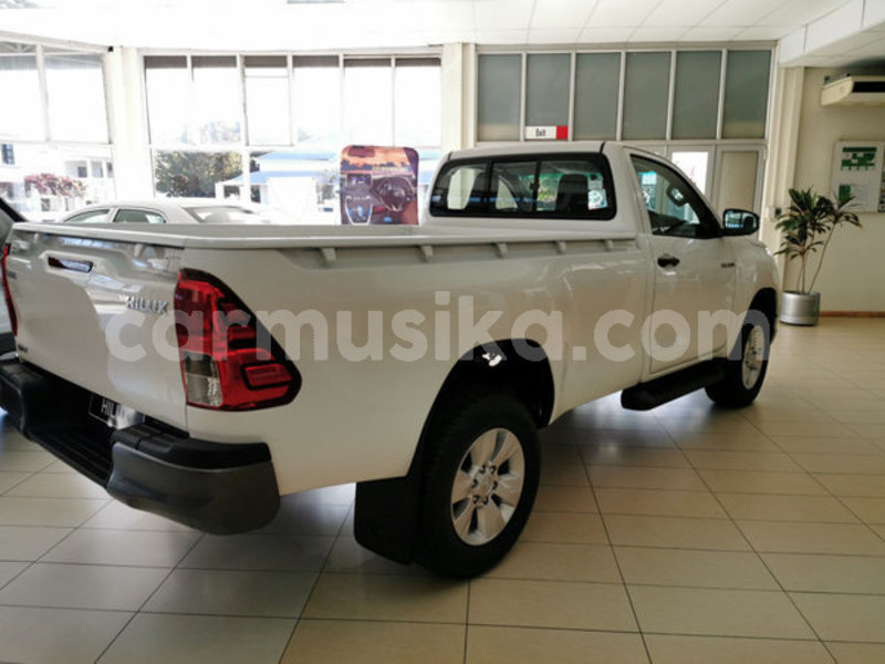 Big with watermark toyota hilux matabeleland south beitbridge 8963