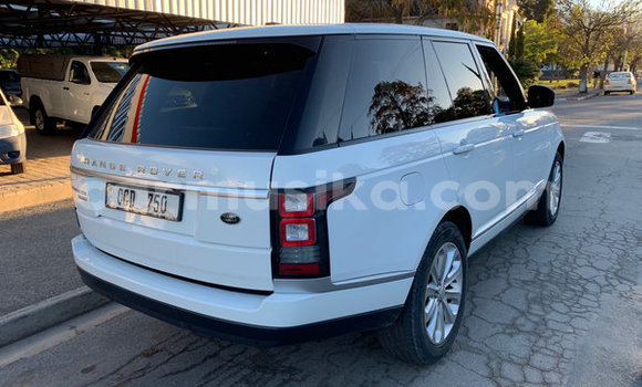 Buy Used Land Rover Range Rover White Car in Beitbridge in Matabeleland South Buy Used Land Rover Range Rover White Car in Beitbridge in Matabeleland South