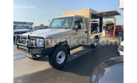 Acheter Import Voiture Toyota Land Cruiser Beige à Import - Dubai, Harare Acheter Import Voiture Toyota Land Cruiser Beige à Import - Dubai, Harare