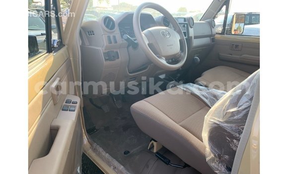 Acheter Import Voiture Toyota Land Cruiser Beige à Import - Dubai, Harare Acheter Import Voiture Toyota Land Cruiser Beige à Import - Dubai, Harare