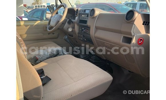 Acheter Import Voiture Toyota Land Cruiser Beige à Import - Dubai, Harare Acheter Import Voiture Toyota Land Cruiser Beige à Import - Dubai, Harare