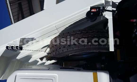 Buy Used Hino 300 Series White Truck in Harare in Harare Buy Used Hino 300 Series White Truck in Harare in Harare