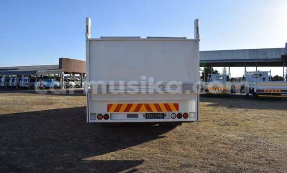 Buy Used Hino 300 Series White Truck in Harare in Harare Buy Used Hino 300 Series White Truck in Harare in Harare