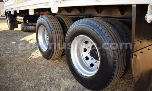 Buy Used Hino 300 Series White Truck in Harare in Harare Buy Used Hino 300 Series White Truck in Harare in Harare