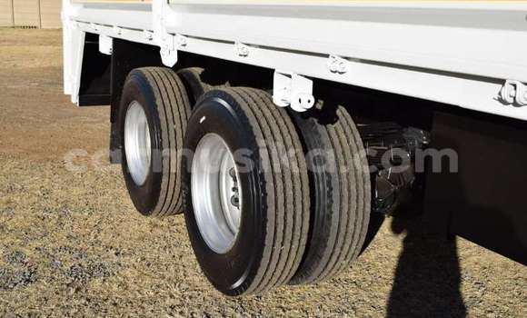 Buy Used Hino 300 Series White Truck in Harare in Harare Buy Used Hino 300 Series White Truck in Harare in Harare