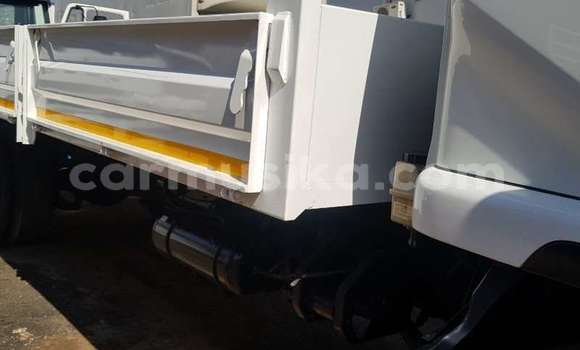 Buy Used Nissan UD White Truck in Harare in Harare Buy Used Nissan UD White Truck in Harare in Harare