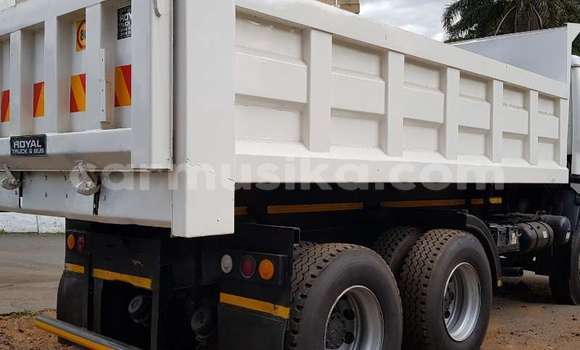 Buy Used Nissan UD White Truck in Harare in Harare Buy Used Nissan UD White Truck in Harare in Harare