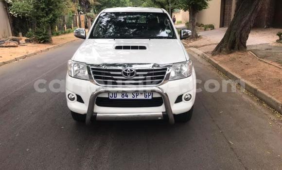 Acheter Occasion Voiture Toyota Hilux Blanc à Beitbridge, Matabeleland South Acheter Occasion Voiture Toyota Hilux Blanc à Beitbridge, Matabeleland South