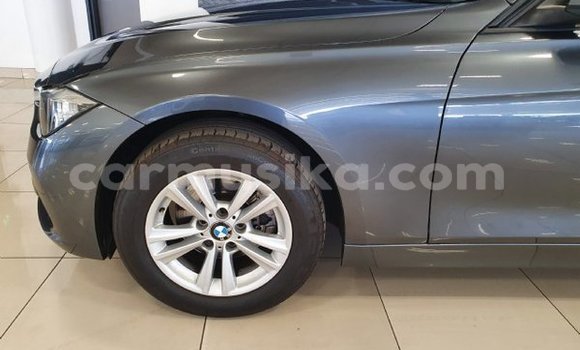 Nunua Ilio tumika BMW 321 Fedha Gari ndani ya Beitbridge nchini Matabeleland Kusini Nunua Ilio tumika BMW 321 Fedha Gari ndani ya Beitbridge nchini Matabeleland Kusini