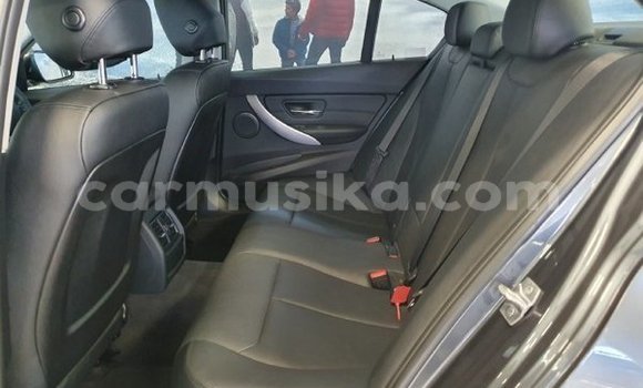 Nunua Ilio tumika BMW 321 Fedha Gari ndani ya Beitbridge nchini Matabeleland Kusini Nunua Ilio tumika BMW 321 Fedha Gari ndani ya Beitbridge nchini Matabeleland Kusini