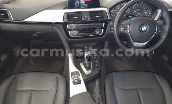 Nunua Ilio tumika BMW 321 Fedha Gari ndani ya Beitbridge nchini Matabeleland Kusini Nunua Ilio tumika BMW 321 Fedha Gari ndani ya Beitbridge nchini Matabeleland Kusini