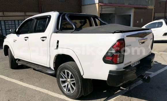 Tenga Tsaru Toyota Hilux Chena Mota in Beitbridge in Matabeleland South Tenga Tsaru Toyota Hilux Chena Mota in Beitbridge in Matabeleland South