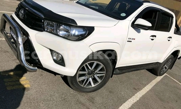 Tenga Tsaru Toyota Hilux Chena Mota in Beitbridge in Matabeleland South Tenga Tsaru Toyota Hilux Chena Mota in Beitbridge in Matabeleland South