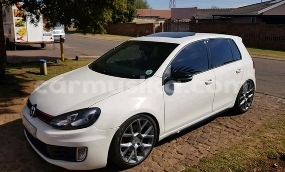 Buy Used Volkswagen Golf R White Car in Beitbridge in Matabeleland South Buy Used Volkswagen Golf R White Car in Beitbridge in Matabeleland South