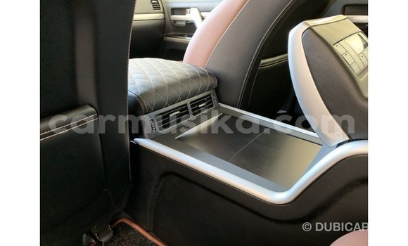 Acheter Import Voiture Toyota Land Cruiser Noir à Import - Dubai, Harare Acheter Import Voiture Toyota Land Cruiser Noir à Import - Dubai, Harare