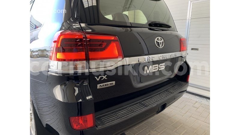 Big with watermark toyota land cruiser harare import dubai 9004