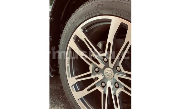 Acheter Import Voiture Toyota Land Cruiser Noir à Import - Dubai, Harare Acheter Import Voiture Toyota Land Cruiser Noir à Import - Dubai, Harare