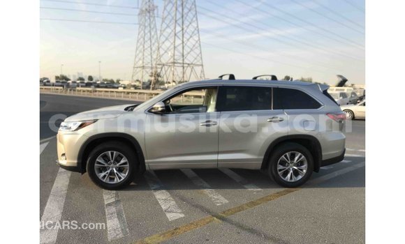 Tenga Imported Toyota Highlander Zvimwe Mota in Import - Dubai in Harare Tenga Imported Toyota Highlander Zvimwe Mota in Import - Dubai in Harare
