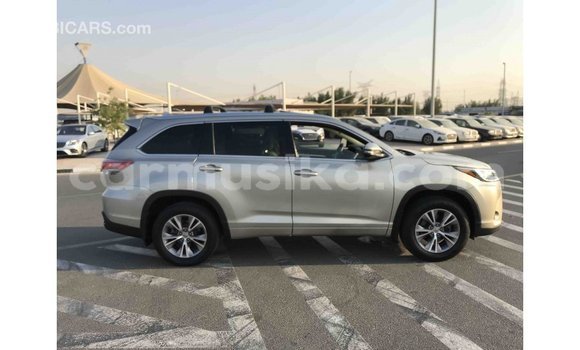 Tenga Imported Toyota Highlander Zvimwe Mota in Import - Dubai in Harare Tenga Imported Toyota Highlander Zvimwe Mota in Import - Dubai in Harare