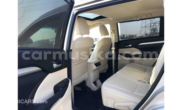 Tenga Imported Toyota Highlander Zvimwe Mota in Import - Dubai in Harare Tenga Imported Toyota Highlander Zvimwe Mota in Import - Dubai in Harare