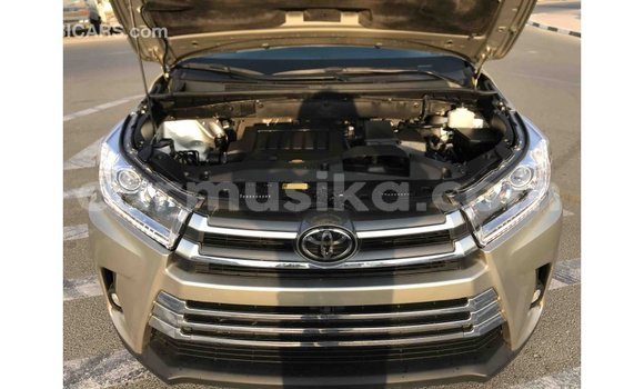 Tenga Imported Toyota Highlander Zvimwe Mota in Import - Dubai in Harare Tenga Imported Toyota Highlander Zvimwe Mota in Import - Dubai in Harare