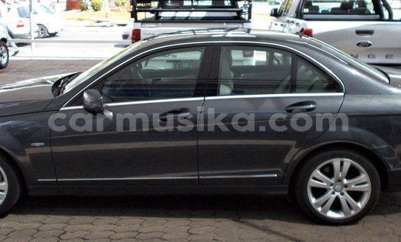Acheter Occasion Voiture Mercedes‒Benz C–Class Gris à Beitbridge, Matabeleland South Acheter Occasion Voiture Mercedes‒Benz C–Class Gris à Beitbridge, Matabeleland South