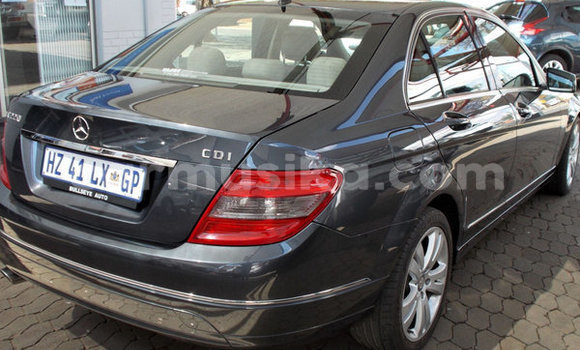 Acheter Occasion Voiture Mercedes‒Benz C–Class Gris à Beitbridge, Matabeleland South Acheter Occasion Voiture Mercedes‒Benz C–Class Gris à Beitbridge, Matabeleland South
